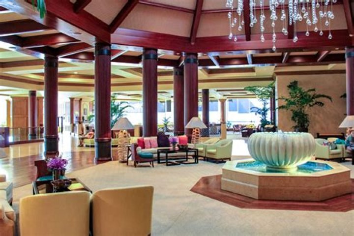When was the Princeville Hotel built
